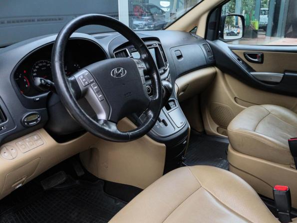 Hyundai H-1 II Рестайлинг с пробегом 2016 года, цена 2 420 000 рублей, 135362 км, минивэн, Автокод Объявления
