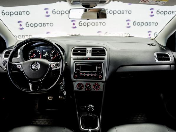 Volkswagen Polo V Рестайлинг с пробегом 2017 года, цена 1 210 000 рублей, 76278 км, седан, Автокод Объявления
