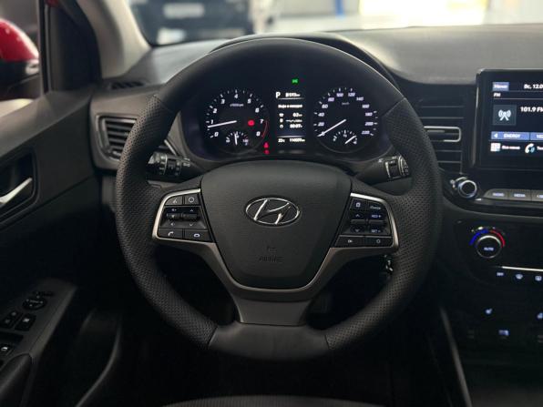 Hyundai Solaris II Рестайлинг с пробегом 2021 года, цена 1 590 000 рублей, 114000 км, седан, Автокод Объявления