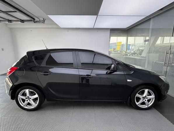 Opel Astra J Рестайлинг с пробегом 2012 года, цена 599 000 рублей, 204257 км, хэтчбек, Автокод Объявления