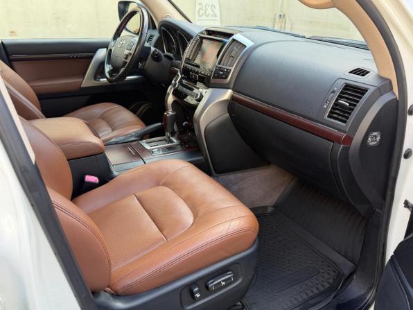 Toyota Land Cruiser 200 Series Рестайлинг 1 с пробегом 2014 года, цена 3 449 000 рублей, 285000 км, внедорожник, Автокод Объявления