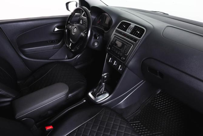 Volkswagen Polo V Рестайлинг с пробегом 2016 года, цена 949 000 рублей, 221000 км, седан, Автокод Объявления