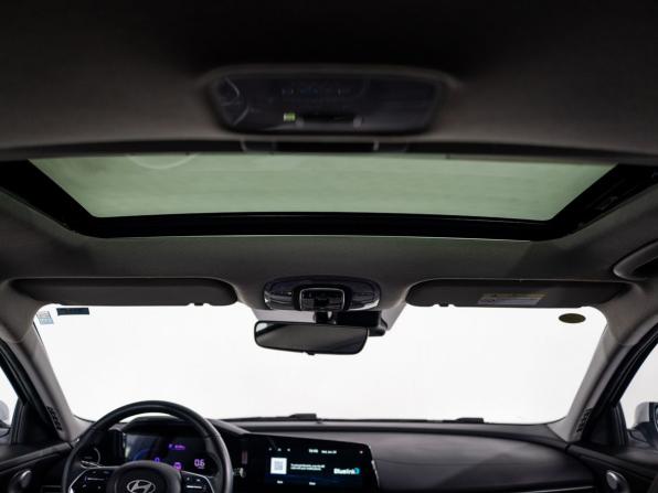 Hyundai Elantra VII (CN7) Рестайлинг с пробегом 2023 года, цена 1 950 500 рублей, 56078 км, седан, Автокод Объявления