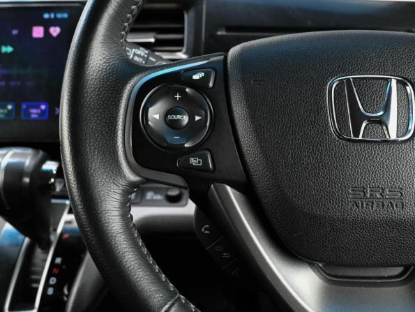 Honda Stepwgn V Рестайлинг с пробегом 2020 года, цена 2 439 000 рублей, 89047 км, минивэн, Автокод Объявления
