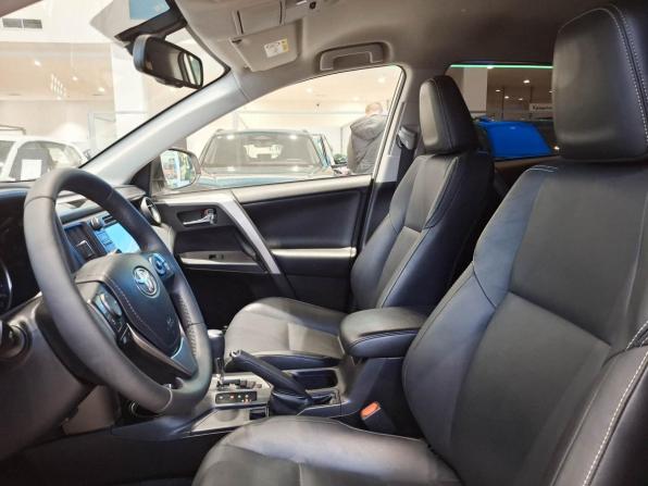 Toyota RAV4 IV (XA40) Рестайлинг с пробегом 2015 года, цена 2 590 000 рублей, 81246 км, внедорожник, Автокод Объявления