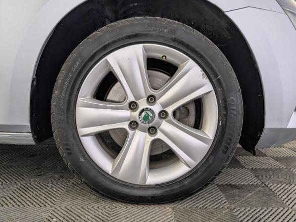 Skoda Superb III Рестайлинг с пробегом 2021 года, цена 2 500 000 рублей, 133030 км, лифтбек, Автокод Объявления
