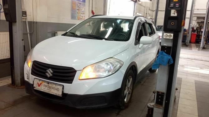 Suzuki SX4 II (S-Cross) с пробегом 2014 года, цена 854 000 рублей, 223277 км, хэтчбек, Автокод Объявления