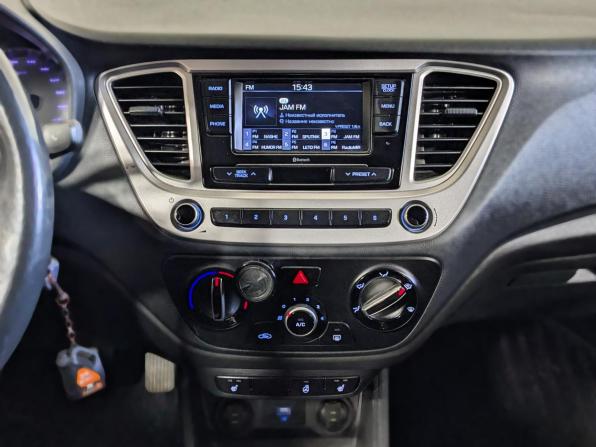 Hyundai Solaris II с пробегом 2019 года, цена 1 058 900 рублей, 190000 км, седан, Автокод Объявления