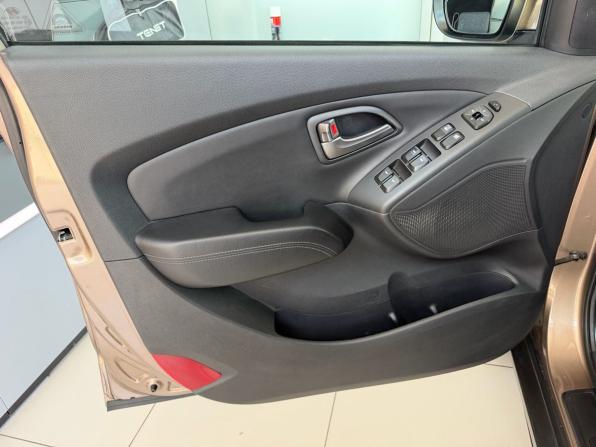Hyundai ix35 I Рестайлинг с пробегом 2014 года, цена 1 610 000 рублей, 92159 км, внедорожник, Автокод Объявления