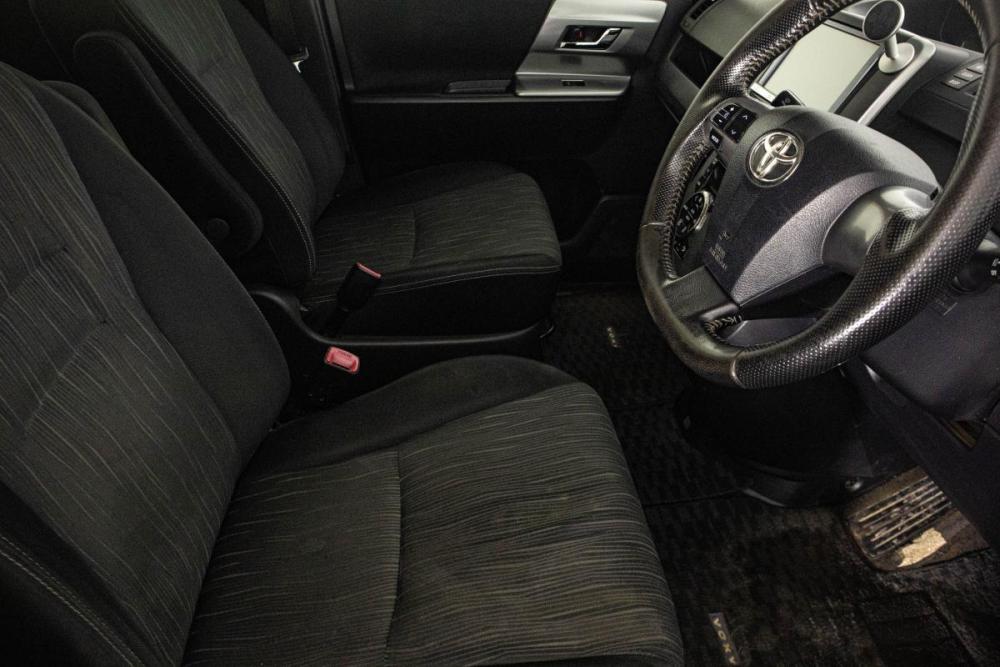 Toyota Voxy II (R70) Рестайлинг Пермь  - изображение 12