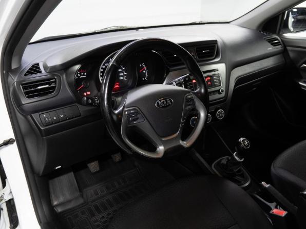 Kia Rio III Рестайлинг с пробегом 2017 года, цена 849 000 рублей, 91396 км, седан, Автокод Объявления