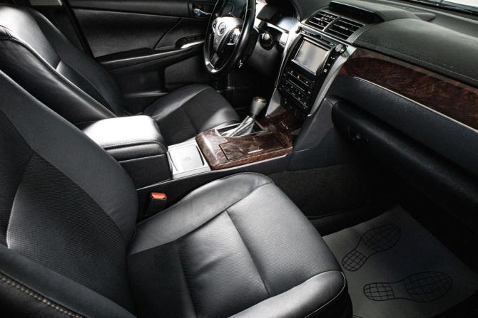 Toyota Camry VII (XV50) Рестайлинг 2 с пробегом 2017 года, цена 2 299 000 рублей, 156704 км, седан, Автокод Объявления