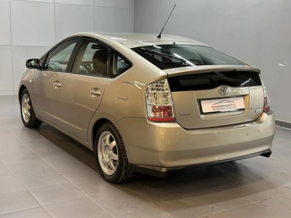 Toyota Prius II Рестайлинг (XW20) с пробегом 2008 года, цена 947 000 рублей, 221255 км, лифтбек, Автокод Объявления