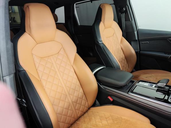 Audi SQ7 I (4M) Рестайлинг 2 с пробегом 2024 года, цена 17 900 000 рублей, 8400 км, внедорожник, Автокод Объявления