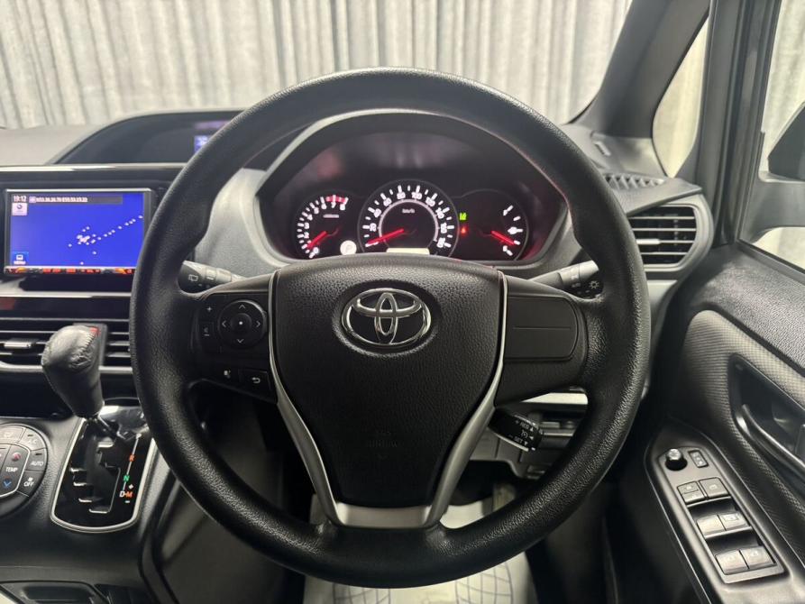 Toyota Voxy III (R80) Рестайлинг Стерлитамак  - изображение 26
