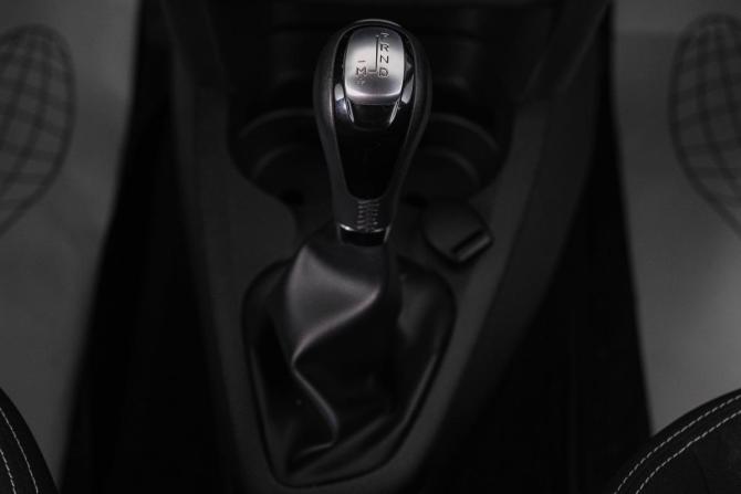 Renault Logan II с пробегом 2017 года, цена 889 000 рублей, 109000 км, седан, Автокод Объявления