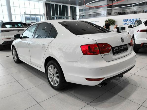 Volkswagen Jetta VI с пробегом 2013 года, цена 970 000 рублей, 243196 км, седан, Автокод Объявления