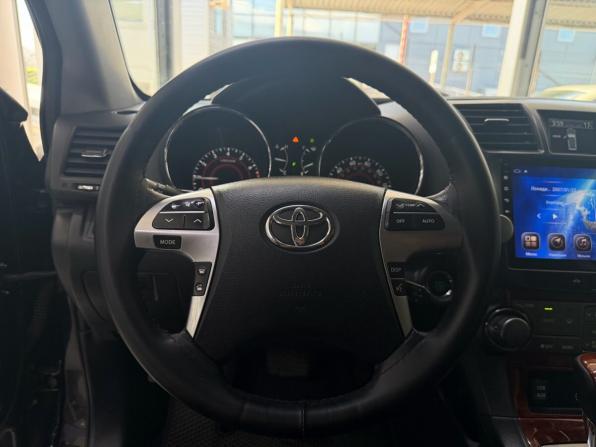 Toyota Highlander II (XU40) Рестайлинг с пробегом 2011 года, цена 1 499 000 рублей, 239754 км, внедорожник, Автокод Объявления