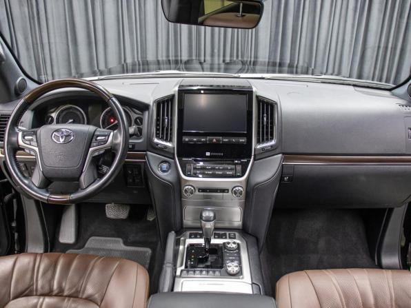 Toyota Land Cruiser 200 Series Рестайлинг 2 с пробегом 2020 года, цена 10 149 000 рублей, 60757 км, внедорожник, Автокод Объявления