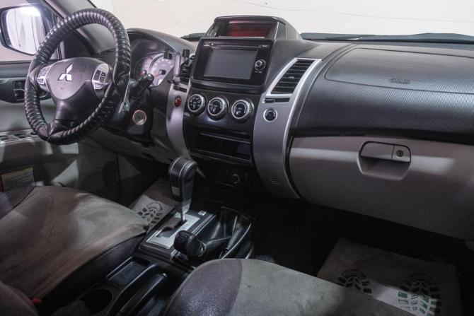 Mitsubishi Pajero Sport II Рестайлинг с пробегом 2014 года, цена 2 449 000 рублей, 215000 км, внедорожник, Автокод Объявления