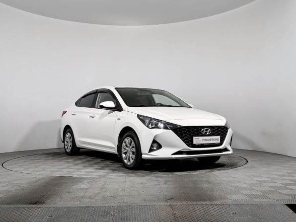 Hyundai Solaris II Рестайлинг с пробегом 2022 года, цена 1 700 000 рублей, 92492 км, седан, Автокод Объявления