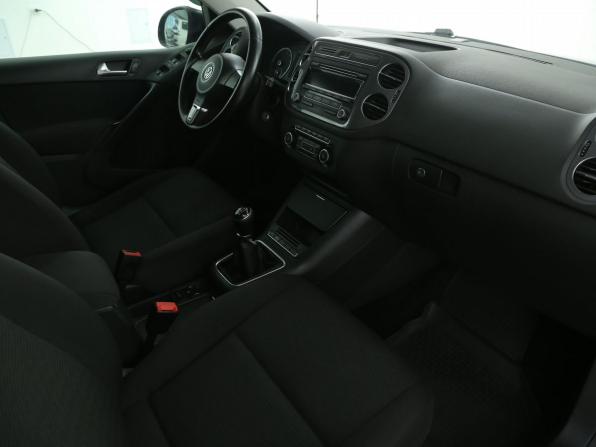 Volkswagen Tiguan I Рестайлинг с пробегом 2012 года, цена 916 000 рублей, 215000 км, внедорожник, Автокод Объявления