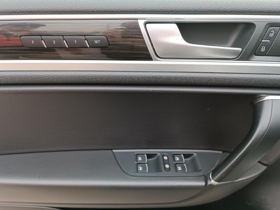Volkswagen Touareg II Рестайлинг Санкт-Петербург  - изображение 14