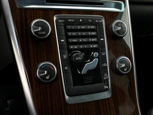 Volvo XC60 I Рестайлинг с пробегом 2013 года, цена 1 942 800 рублей, 170252 км, внедорожник, Автокод Объявления