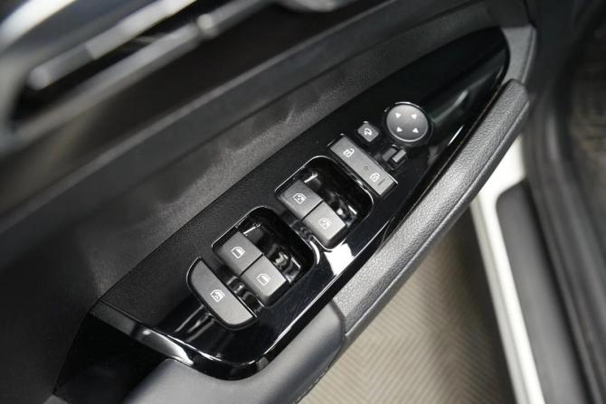 Kia Sportage V с пробегом 2023 года, цена 3 290 000 рублей, 28100 км, внедорожник, Автокод Объявления