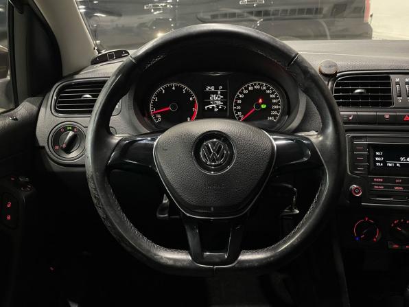 Volkswagen Polo V Рестайлинг с пробегом 2016 года, цена 1 170 000 рублей, 41797 км, седан, Автокод Объявления