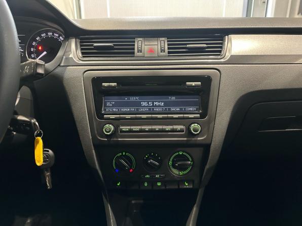 Skoda Rapid I с пробегом 2014 года, цена 830 000 рублей, 143682 км, лифтбек, Автокод Объявления