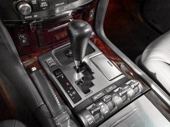 Lexus LX III с пробегом 2008 года, цена 2 500 000 рублей, 271179 км, внедорожник, Автокод Объявления
