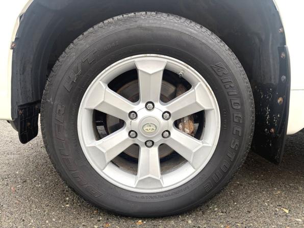 Toyota Land Cruiser Prado 150 Series Рестайлинг 1 с пробегом 2013 года, цена 2 800 000 рублей, 374973 км, внедорожник, Автокод Объявления