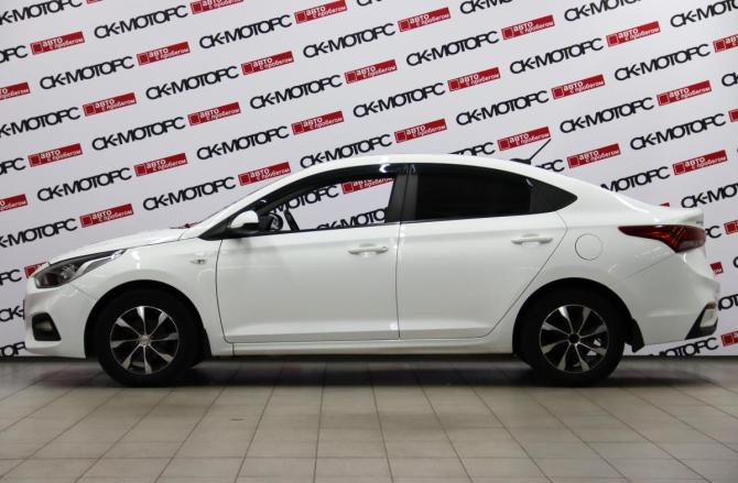 Hyundai Solaris II с пробегом 2018 года, цена 1 355 550 рублей, 142720 км, седан, Автокод Объявления