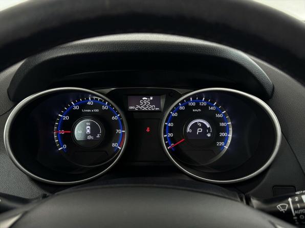 Hyundai ix35 I Рестайлинг с пробегом 2015 года, цена 1 100 000 рублей, 245219 км, внедорожник, Автокод Объявления