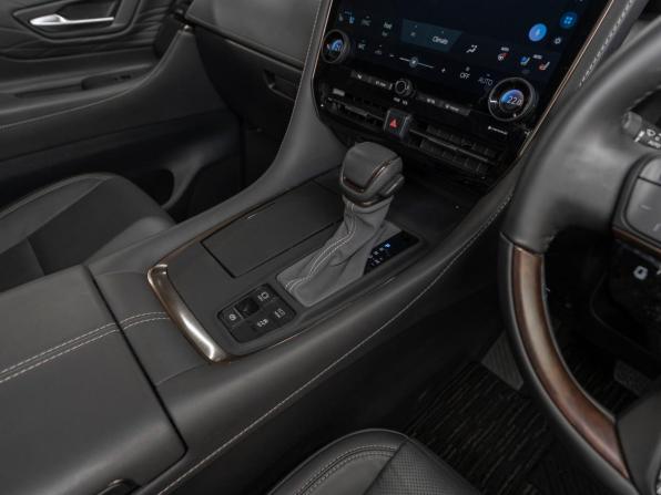 Toyota Alphard IV с пробегом 2024 года, цена 8 850 000 рублей, 25335 км, минивэн, Автокод Объявления