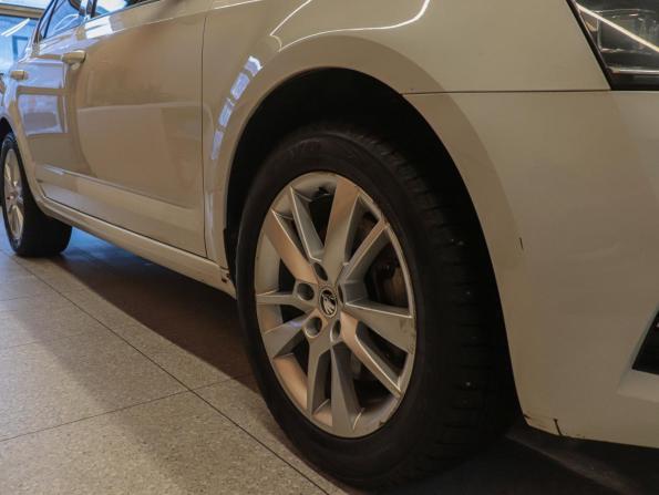 Skoda Octavia III (A7) Рестайлинг с пробегом 2017 года, цена 1 490 000 рублей, 203892 км, лифтбек, Автокод Объявления