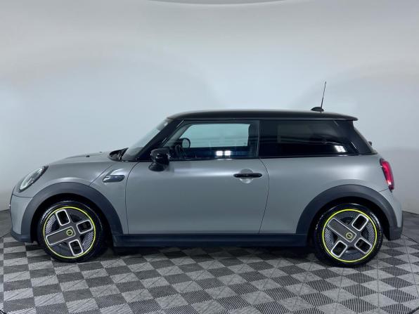 Mini Hatch III (F55/F56) Рестайлинг 2 с пробегом 2021 года, цена 1 850 000 рублей, 159175 км, хэтчбек, Автокод Объявления