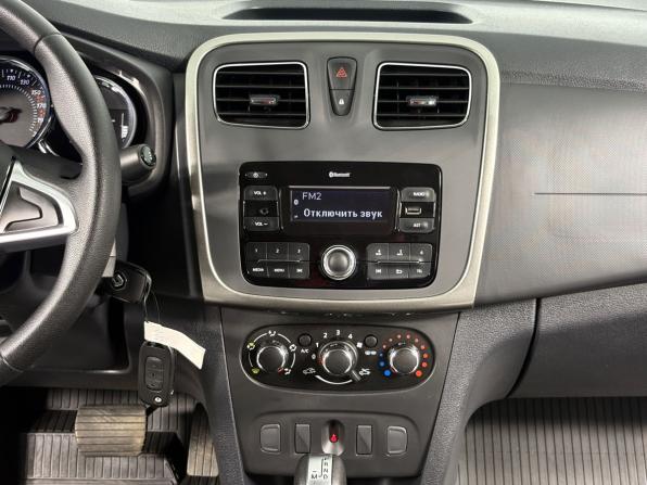 Renault Logan II Рестайлинг с пробегом 2022 года, цена 1 250 000 рублей, 70233 км, седан, Автокод Объявления