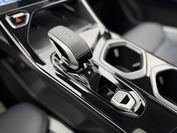 Geely Atlas II с пробегом 2024 года, цена 2 995 000 рублей, 1781 км, внедорожник, Автокод Объявления