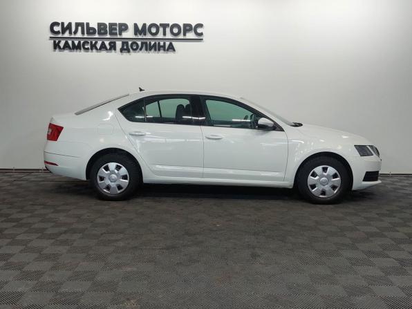 Skoda Octavia III (A7) Рестайлинг с пробегом 2017 года, цена 1 290 000 рублей, 160000 км, лифтбек, Автокод Объявления