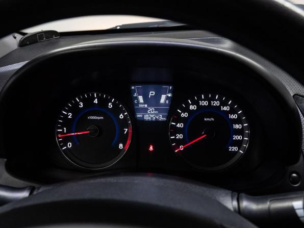 Hyundai Solaris I с пробегом 2011 года, цена 690 000 рублей, 182543 км, седан, Автокод Объявления