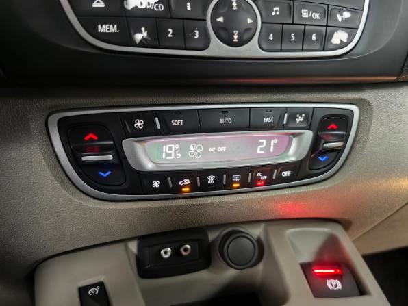 Renault Scenic III с пробегом 2010 года, цена 555 000 рублей, 288276 км, минивэн, Автокод Объявления