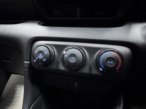 Toyota Yaris IV с пробегом 2020 года, цена 1 400 000 рублей, 65289 км, хэтчбек, Автокод Объявления