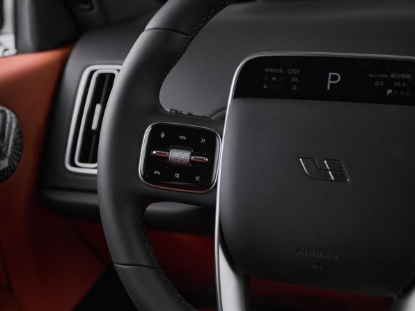 Новый Li Auto (Lixiang) L6 2025 года, цена 8 790 000 рублей, внедорожник, Автокод Объявления