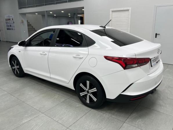 Hyundai Solaris II Рестайлинг с пробегом 2021 года, цена 1 390 000 рублей, 112000 км, седан, Автокод Объявления