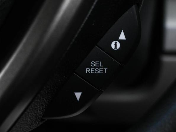 Honda Stepwgn V с пробегом 2017 года, цена 1 899 000 рублей, 92457 км, минивэн, Автокод Объявления