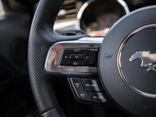 Ford Mustang VI Рестайлинг с пробегом 2019 года, цена 3 399 000 рублей, 140907 км, кабриолет, Автокод Объявления