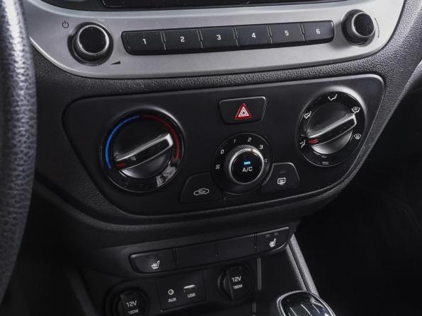 Hyundai Solaris II с пробегом 2018 года, цена 1 419 000 рублей, 143860 км, седан, Автокод Объявления