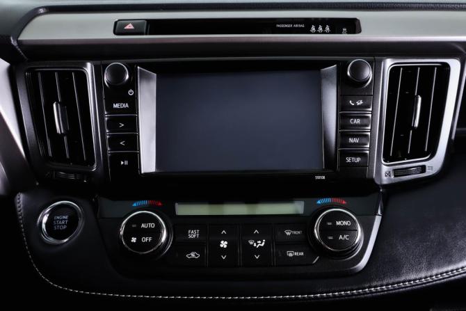 Toyota RAV4 IV (XA40) Рестайлинг с пробегом 2019 года, цена 2 959 000 рублей, 86000 км, внедорожник, Автокод Объявления